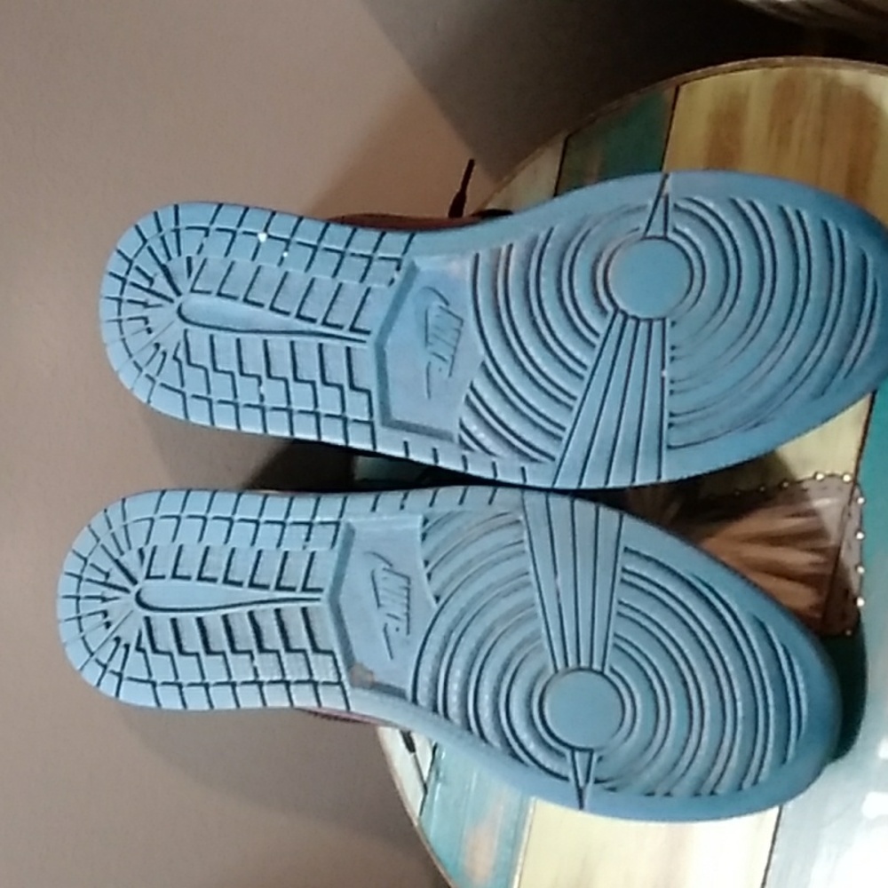 Air Jordan one sneakers - Picture 2 of 4
